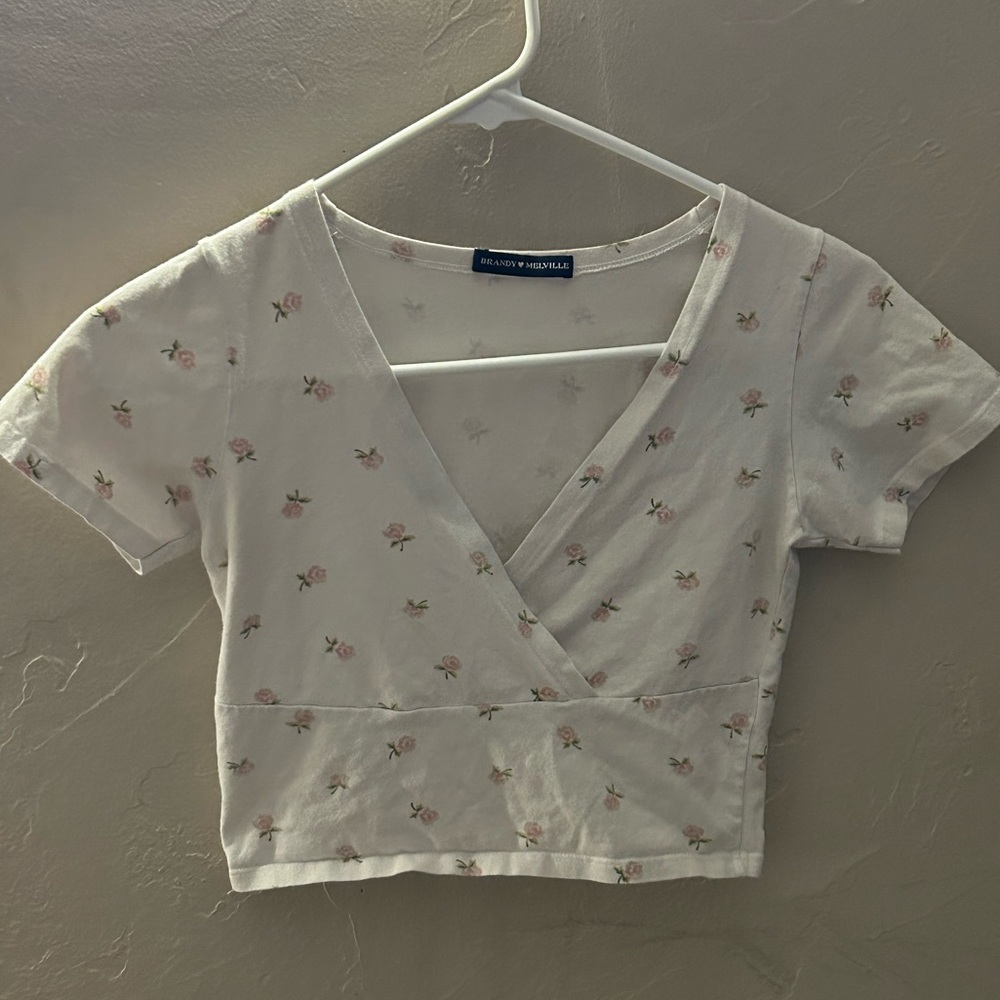 Brandy Melville floral top v neck